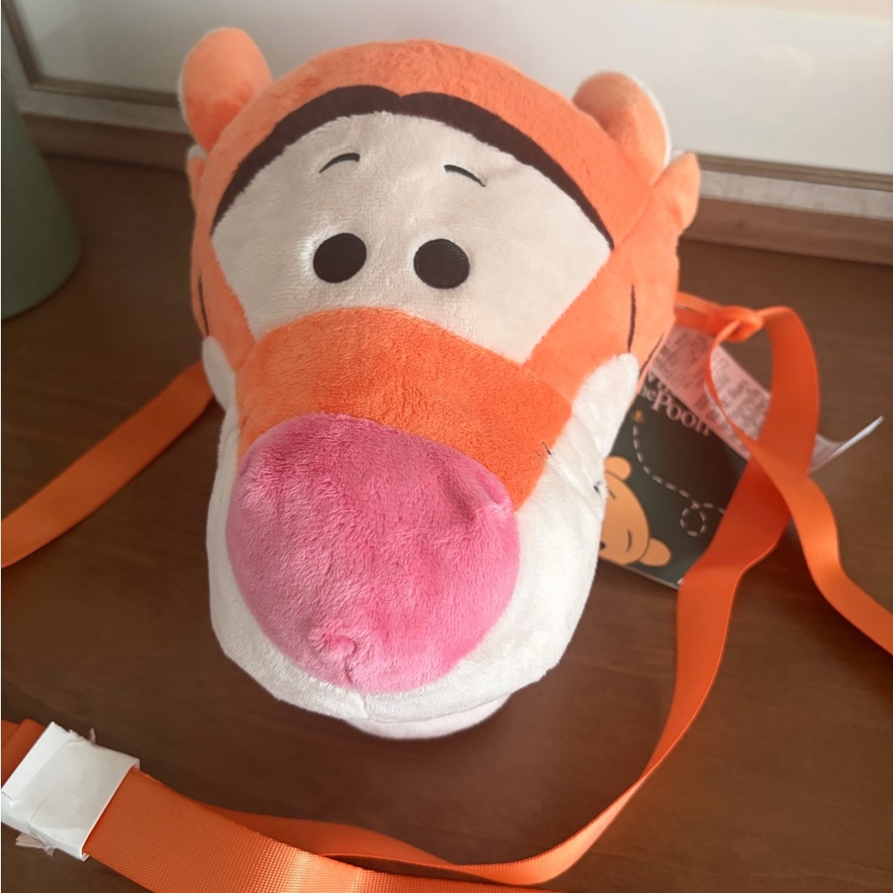Disney Parks Winnie the Pooh - Tigger Face Crossbody Bag Zipper Purse - NWT - Picture 2 of 6
